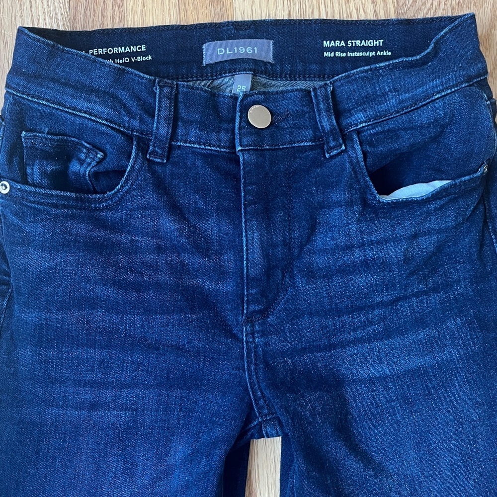 DL1961 Mara Straight Mid Rise Instascult Ankle Dark Wash Jeans 25 - Picture 3 of 4